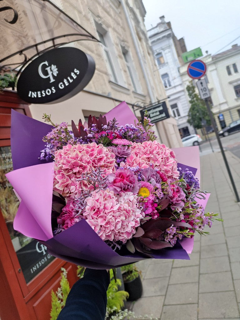 Dienos puokštė - iš hortenzijų - Gėlių pristatymas. Inesa Borkovska