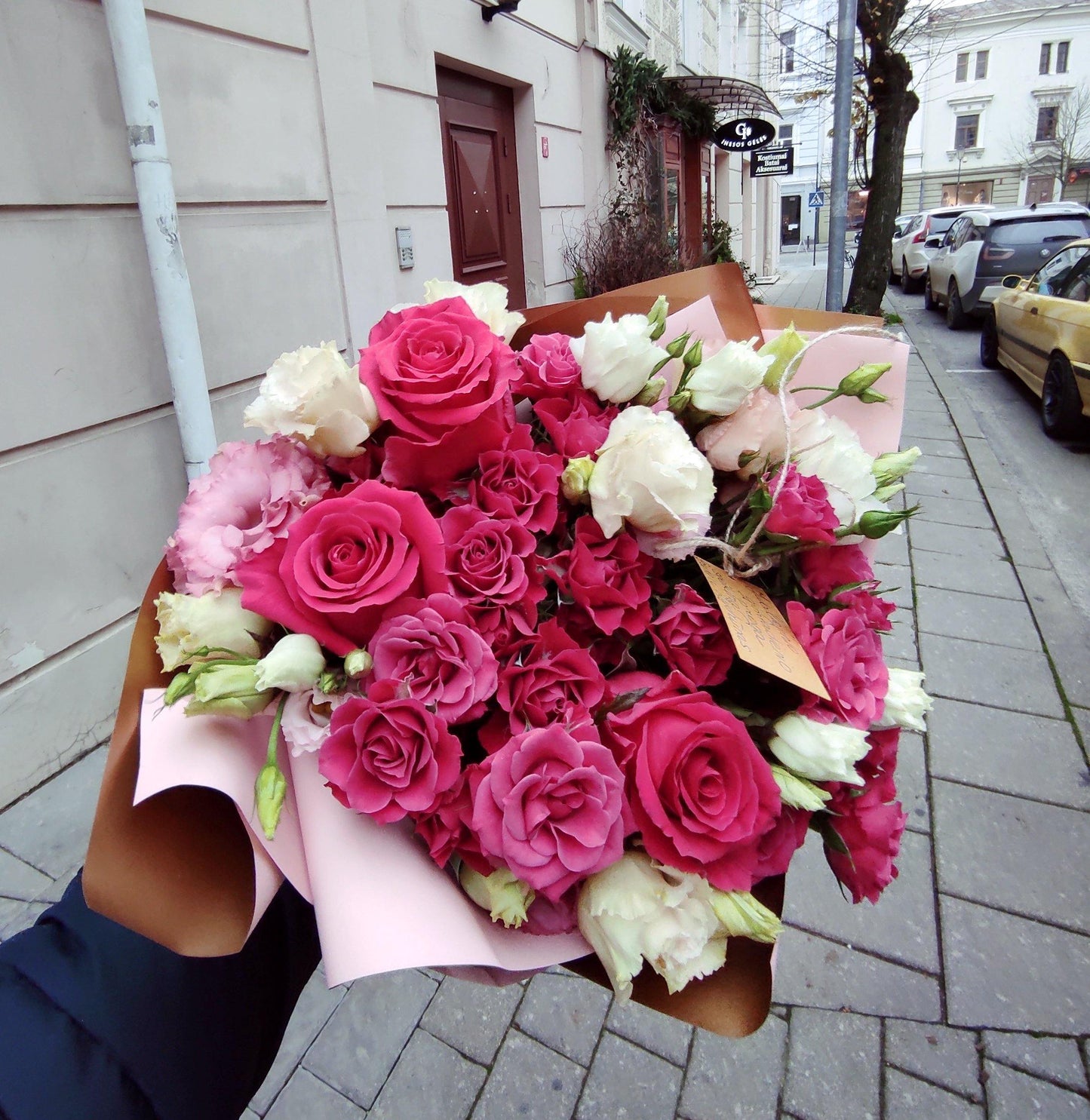 Gėlės su gimtadieniu