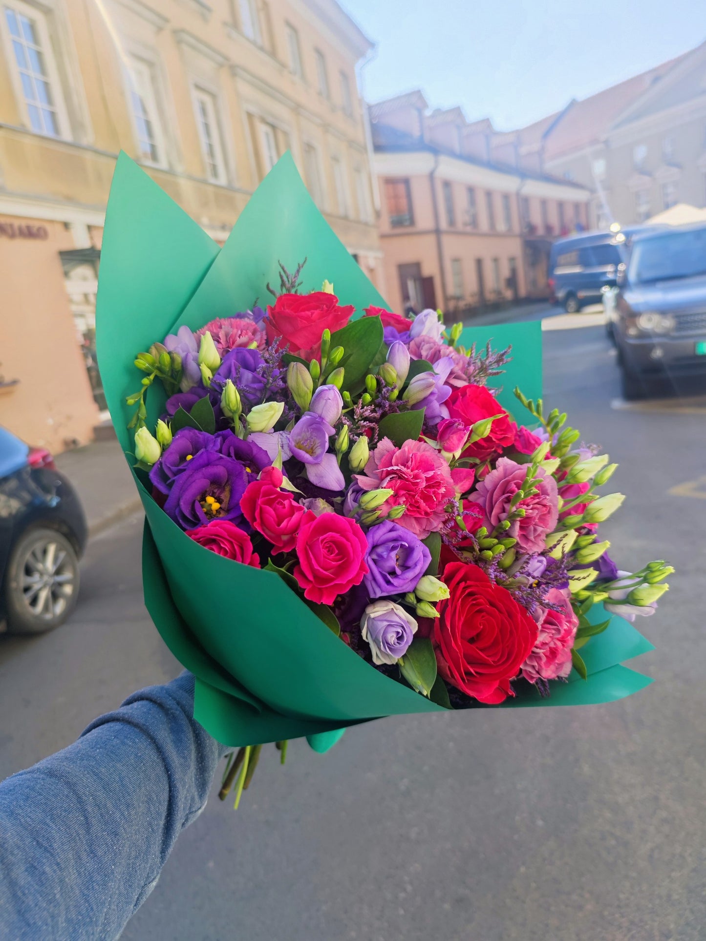 Ryškių spalvų puokštė