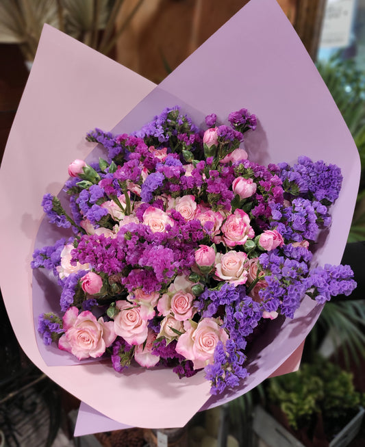 Violetinių spalvų puokštė - Gėlių pristatymas. Inesa Borkovska